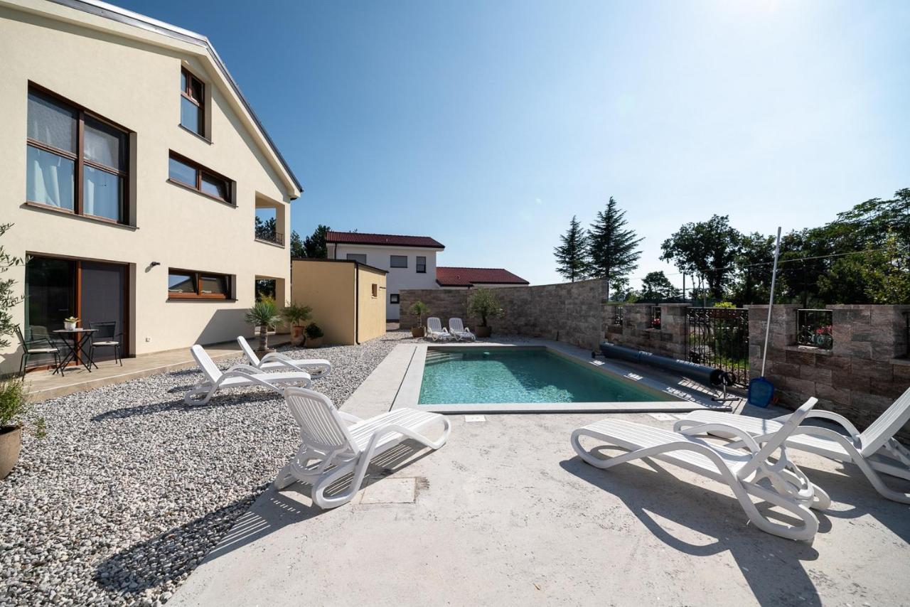 Apartments Kras 24 With Pool Sezana Exterior photo